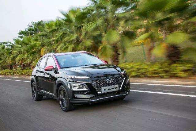 国产越车视频,翻山越岭，勇闯无人区