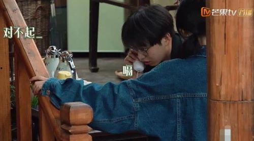 国产打电话打嗝视频,打电话时打嗝，网友直呼太真实！