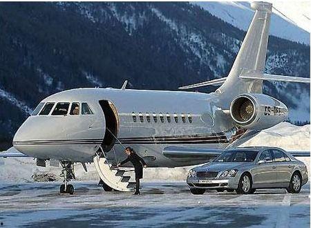 国产私人飞机放音乐视频,空中盛宴，尽享奢华旋律